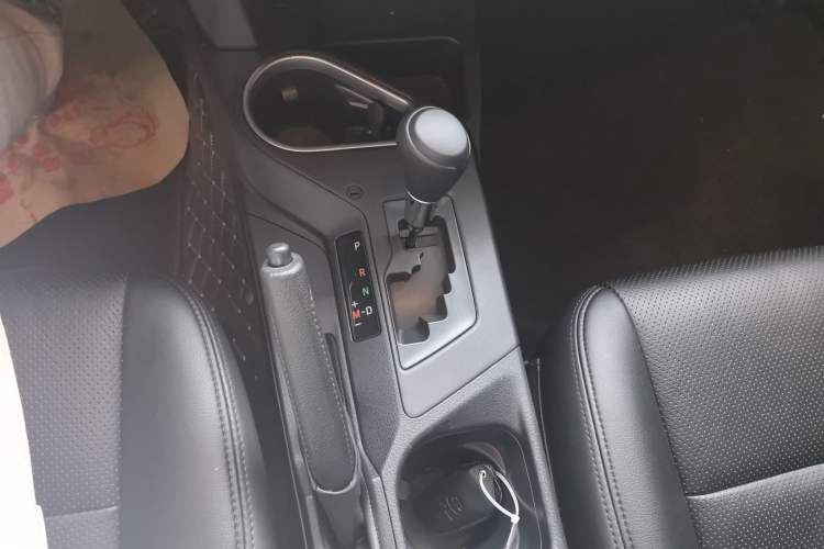 Used Toyota RAV4 2016 2.0L CVT Two-Wheel Drive Fashion Edition China V Standard
