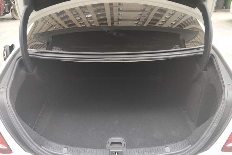 Used Mercedes-Benz E-Class 2017 E 200 L Sport 4MATIC Trunk