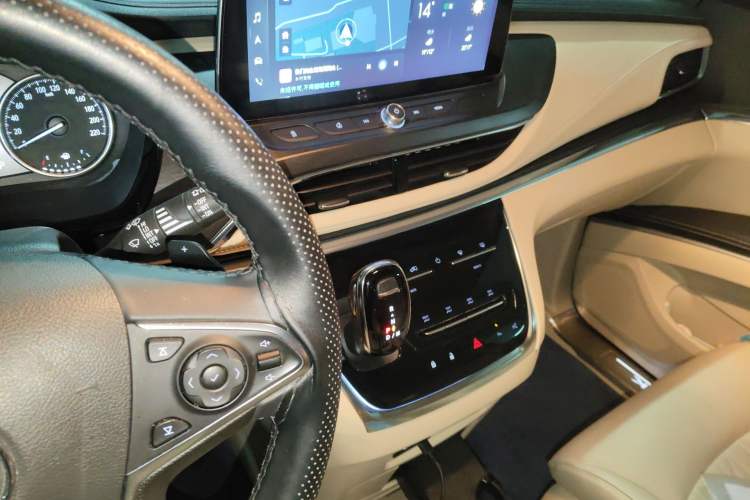 Used Buick GL8 2023 Land Executive Class Deluxe Model