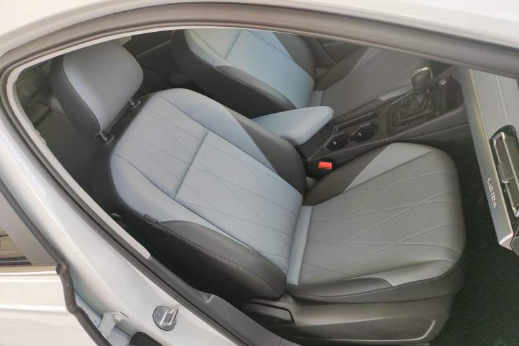 Used Volkswagen Lavida 2024 1.5L Automatic Starry Sky 5 Million Edition Right Front Seat