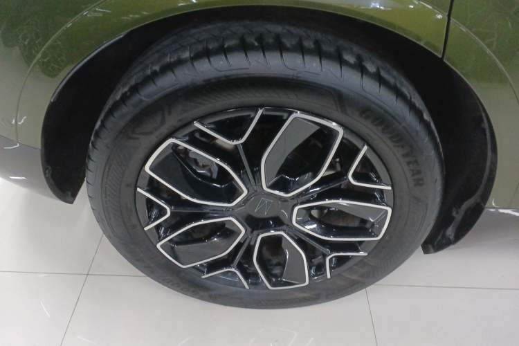 Used Avatr 07 2026 Ultra Pure-Electric All-Wheel-Drive Version Exterior 5