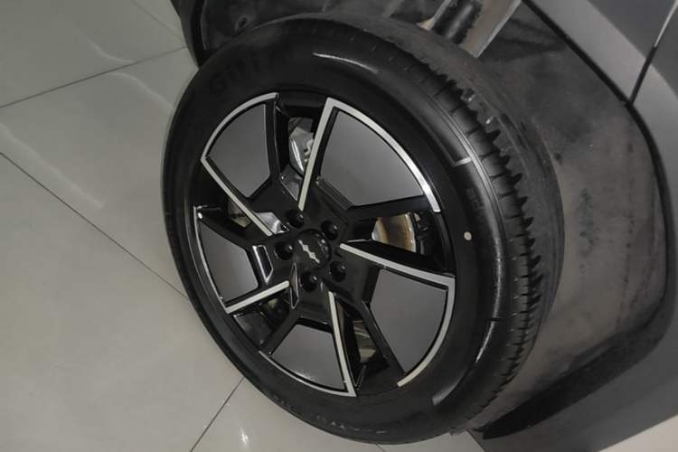 Used Formula Leopard Titanium 3 2025 501 km All-Wheel Drive Intelligent Driving Max Edition
