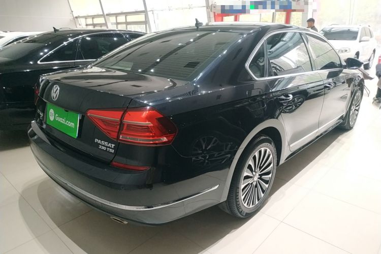 Used Volkswagen Passat 2017 330TSI DSG Luxury Edition

