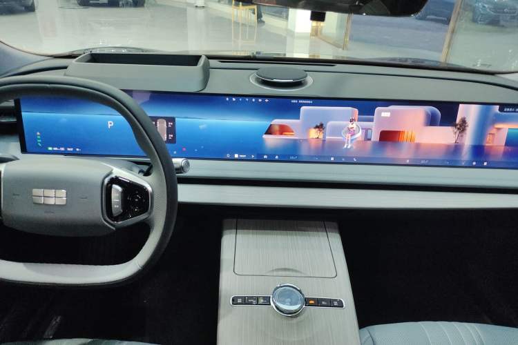 Used Geely Galaxy E8 2024 550 km Range Rear-Drive MAX
