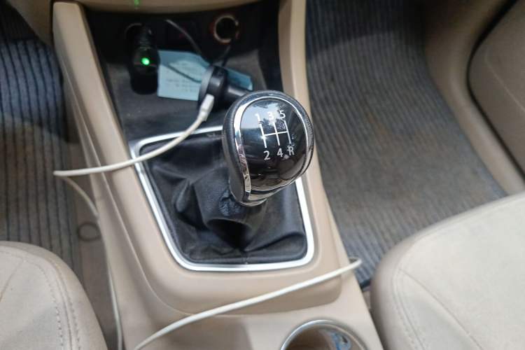 Used Baojun 730 2014 1.5L manual standard trim 7 seats