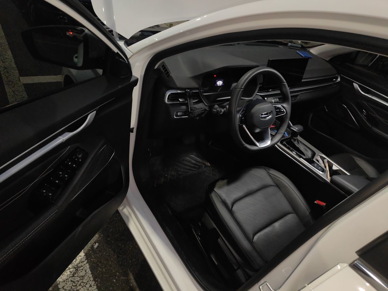 Geely Auto Emgrand 2023 4th Generation Champion Edition 1.5L CVT Prestige Model — снимка 16