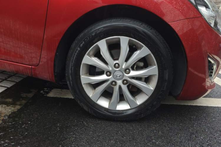 Used Hyundai Elantra (5th Generation / Langdong) 2016 1.6L Manual Fashion Edition Right Front Wheel Hub