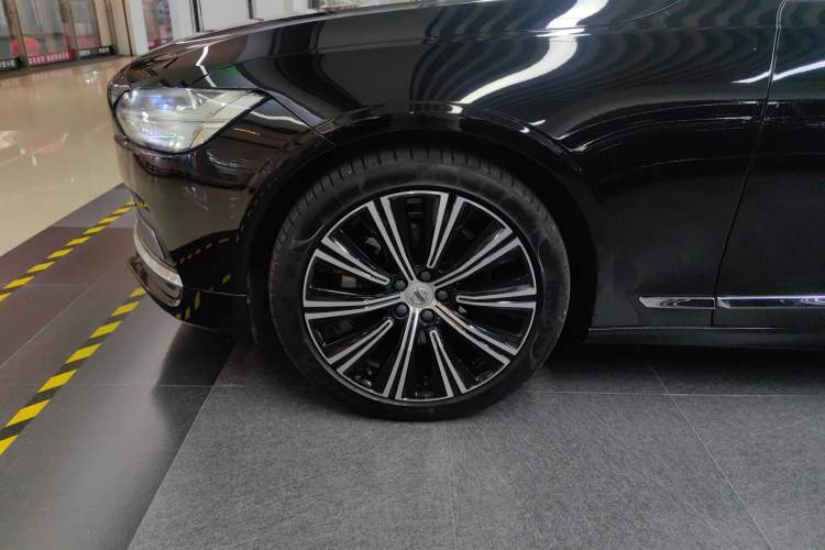 Used Volvo S90 2023 B5 Zhiyuan Luxury Edition