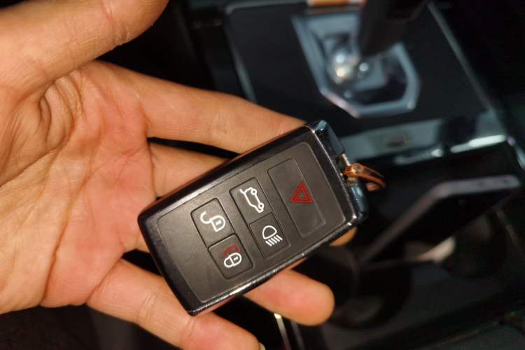 Used Land Rover Range Rover Evoque 2020 249 PS R-DYNAMIC SE Sport Technology Edition