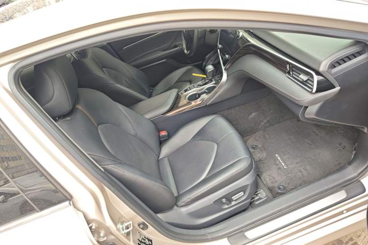 Used Toyota Camry 2019 Revised Version 2.0G Luxury Edition
