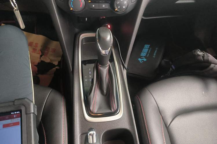 Used Chevrolet Monza 2020 Light Hybrid RS 330T Automatic Comfort Edition Gear Lever