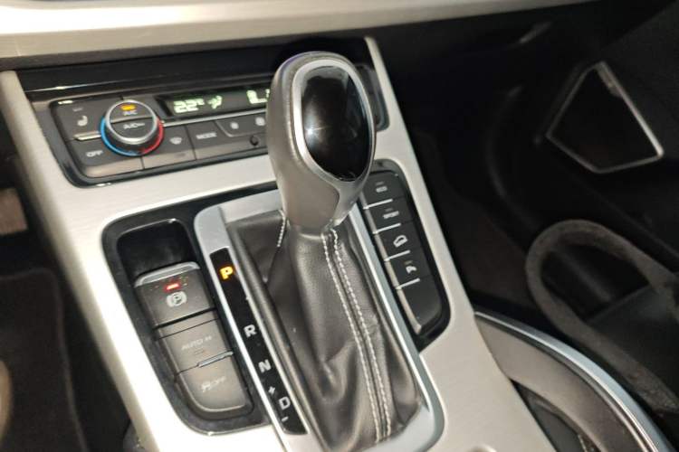 Used Geely Auto Emgrand X7 Sport 2018 1.8TD Automatic Two-Wheel Drive Smart Connect 4G Internet Edition