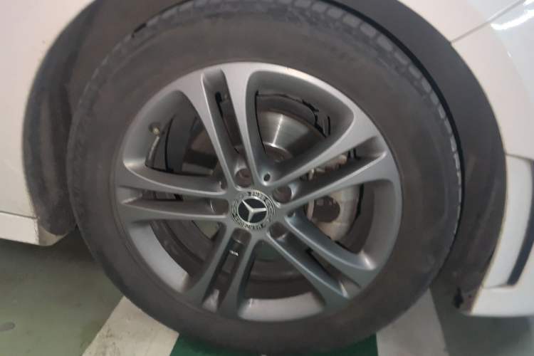 Used Mercedes-Benz A-Class 2020 Second Facelift A 180 L Sport Sedan Right Front Wheel Hub