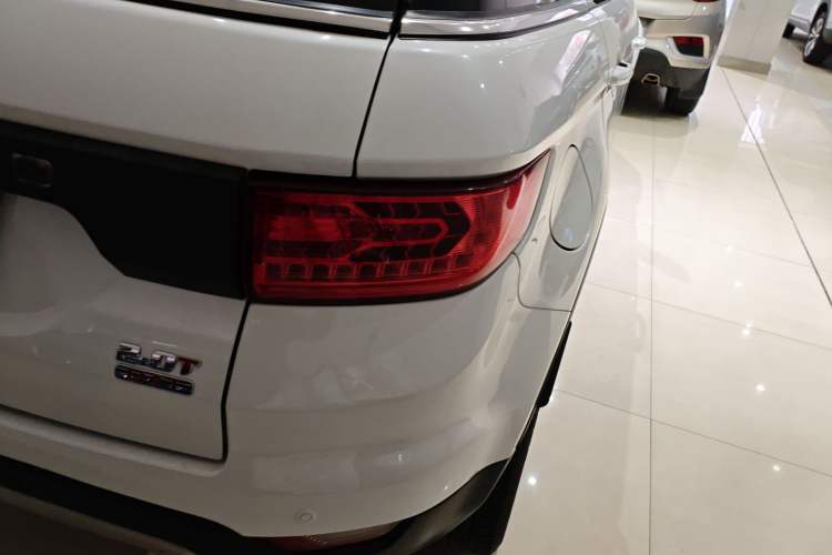 Used Land X7 2015 2.0T Panoramic Prestige Edition