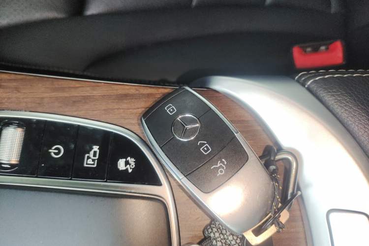 Used Mercedes-Benz GLC 2020 Facelifted GLC 300 L 4MATIC Luxury Edition Vehicle Key