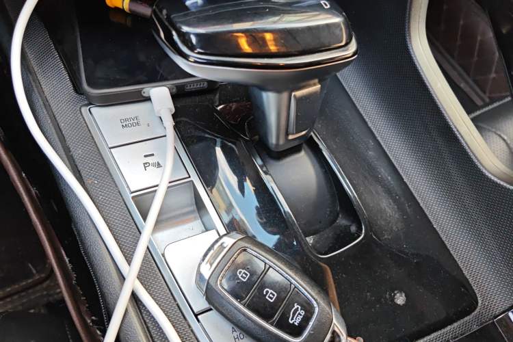 Used Hyundai Elantra 2022 1.5L CVT LUX Prestige Edition Gear Lever