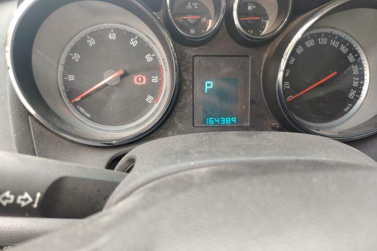 Used Buick GT 2014 XT 1.6L Automatic Fashion Edition Odometer Close Up