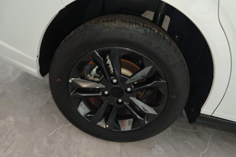 Used Dongfeng Aeolus Yixuan 2025 1.5L Glory Edition
