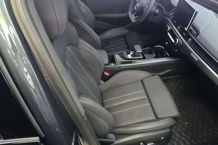 Used Audi A4L 2024 40 TFSI Luxury Dynamic Edition