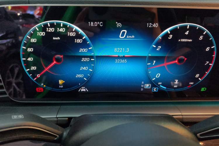 Used Mercedes-Benz GLE 2022 GLE 350 4MATIC Stylish Model Instrument Cluster