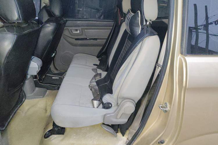 Used BAIC Weiwang M20 2014 1.5L practical type BJ415A Left Rear Seat