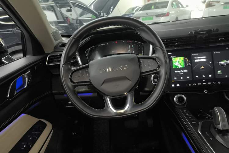 Used Lynk & Co 05 2020 2.0TD Two-Wheel Drive Shine Halo
