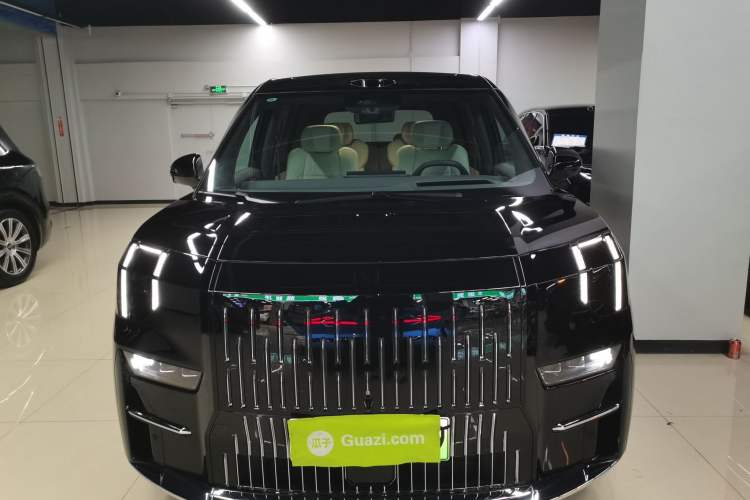 Used Zeekr 009 2024 Six-Seat Executive Version 4WD 108 kWh Front