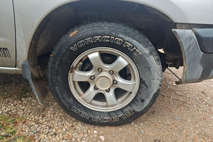 Used Dongfeng Ruichi 2013 3.2T Xingye Edition Diesel Two-Wheel Drive Standard Type CYQD80-E4