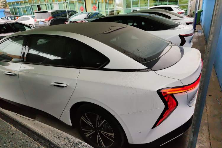 Used Hongqi EH7 2024 690 Pro
