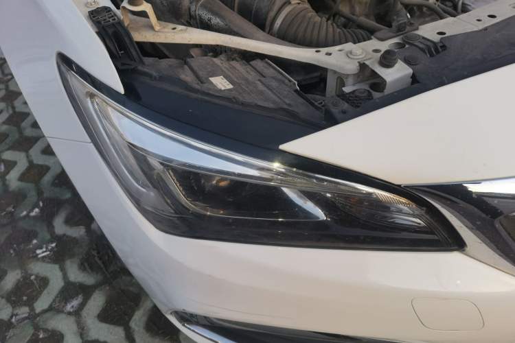 Used Buick Verano 2018 Sedan 20T Dual-Clutch Luxury Model