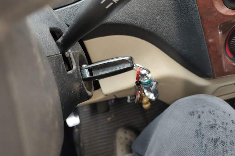 Used CHANGAN KAICHENG Ruixing M80 2018 1.5L Base Model Van Semi-Blind Window Flat Roof Rear-Hinged Doors 4G15S