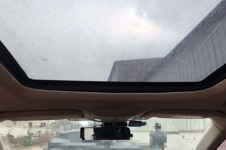 Used Ford Edge 2015 2.0T GTDi Two-Wheel-Drive High-Line Version
