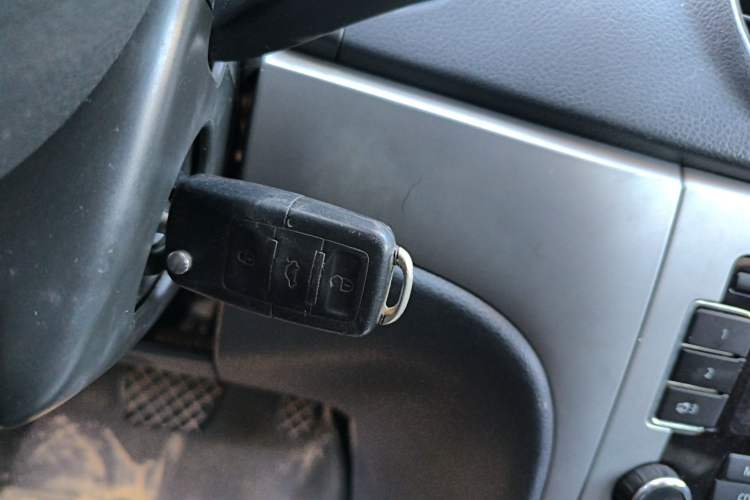 Used Volkswagen Lavida 2011 1.6L Automatic Premium Edition Vehicle Key