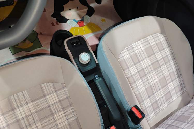 Used Chery QQ Ice Cream 2024 205km Sundae+ Gear Lever