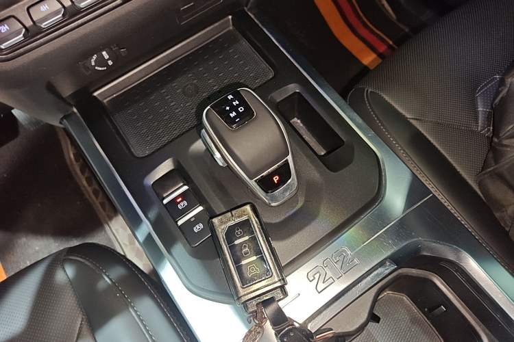 Used 212 T01 2024 2.0T Explorer