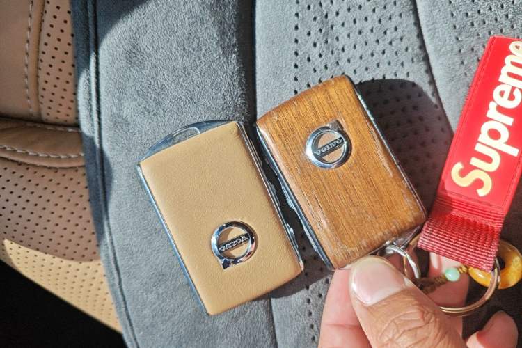 Used Volvo XC90 2017 T6 Prestige 7-Seater Vehicle Key