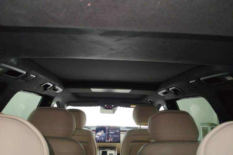 Used ONVO Luxeed L90 2025 Model—Max Six-Seater Version
