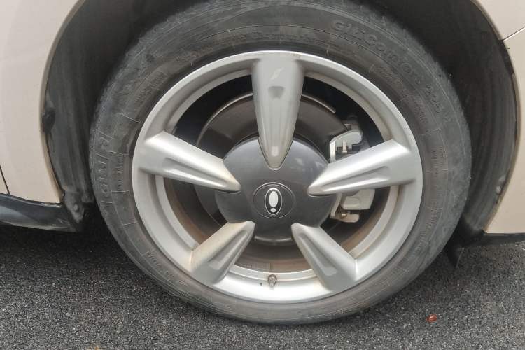 Used ORA Good Cat 2022 Morandi Edition 400km Standard Range Premium Version Lithium Iron Phosphate Right Front Wheel Hub