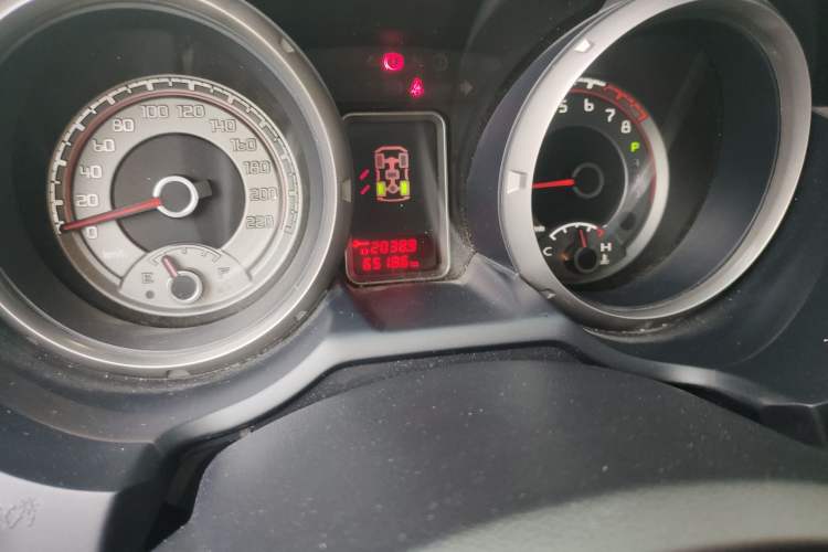 Used Mitsubishi Pajero  Odometer Close Up