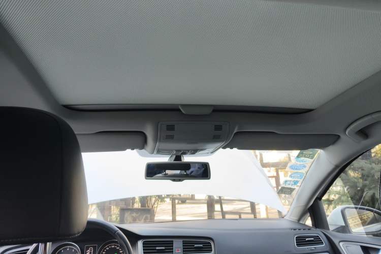 Used Volkswagen Golf 2014 1.4TSI Automatic Luxury Model Headliner