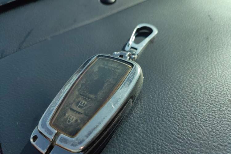 Used Toyota Prado 2018 3.5L Automatic TX-L with Rear-Mounted Spare Tire Vehicle Key