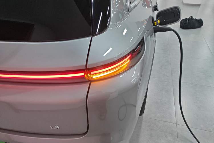 Used Li Auto L8 2023 Pro Model