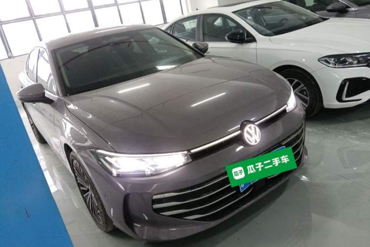 Used Volkswagen Passat 2025 Pro 380TSI Dragon Supreme Edition
