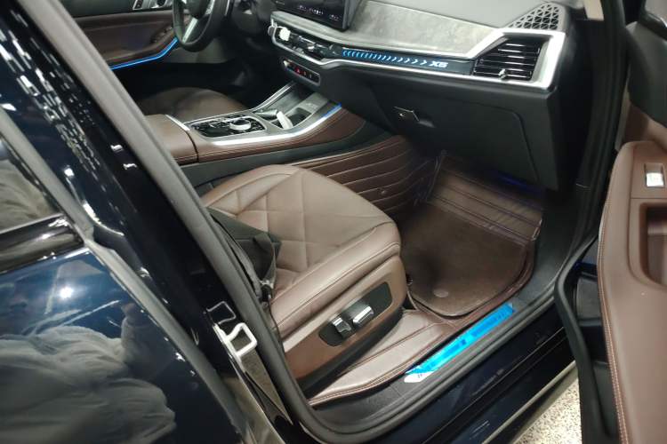 Used BMW X5 2023 xDrive 30Li Luxury M Sport Night Edition Package
