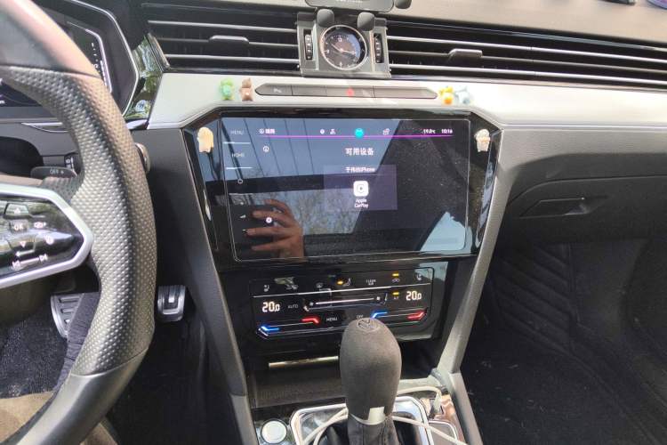 Used Volkswagen Magotan 2023 2 Million Units Commemorative Edition 330TSI DSG Luxury Version Audio And AC Panel