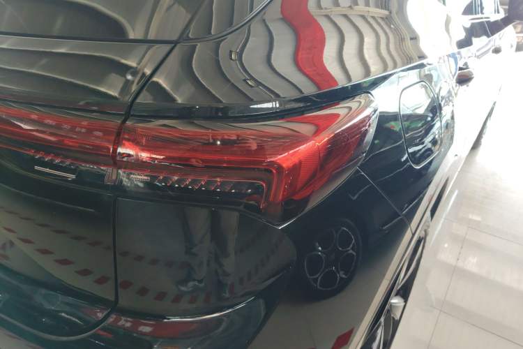 Used Buick Envision 2022 Encore S GS Two-Wheel Drive Smart Sport Model