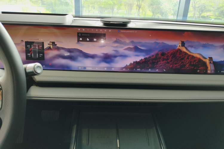 Used Geely Galaxy E8 2025 700 km Long-Range Intelligent Driving Version Audio And AC Panel