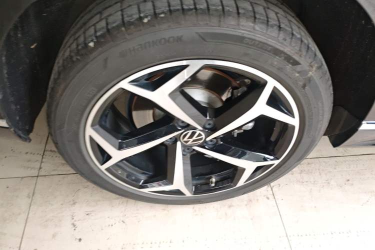 Used Volkswagen Magotan 2023 2 Million Units Commemorative Edition 330TSI DSG Luxury Version Exterior 2