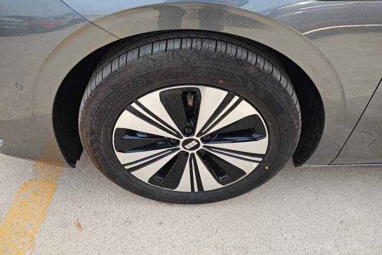 Used Geely Galaxy A7 2025 Model EM-i 150km Exploration+ Edition Exterior 2