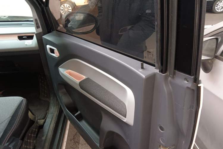 Used Chery New Energy QQ Ice Cream 2022 170km Sundae Phosphate Lithium-Ion